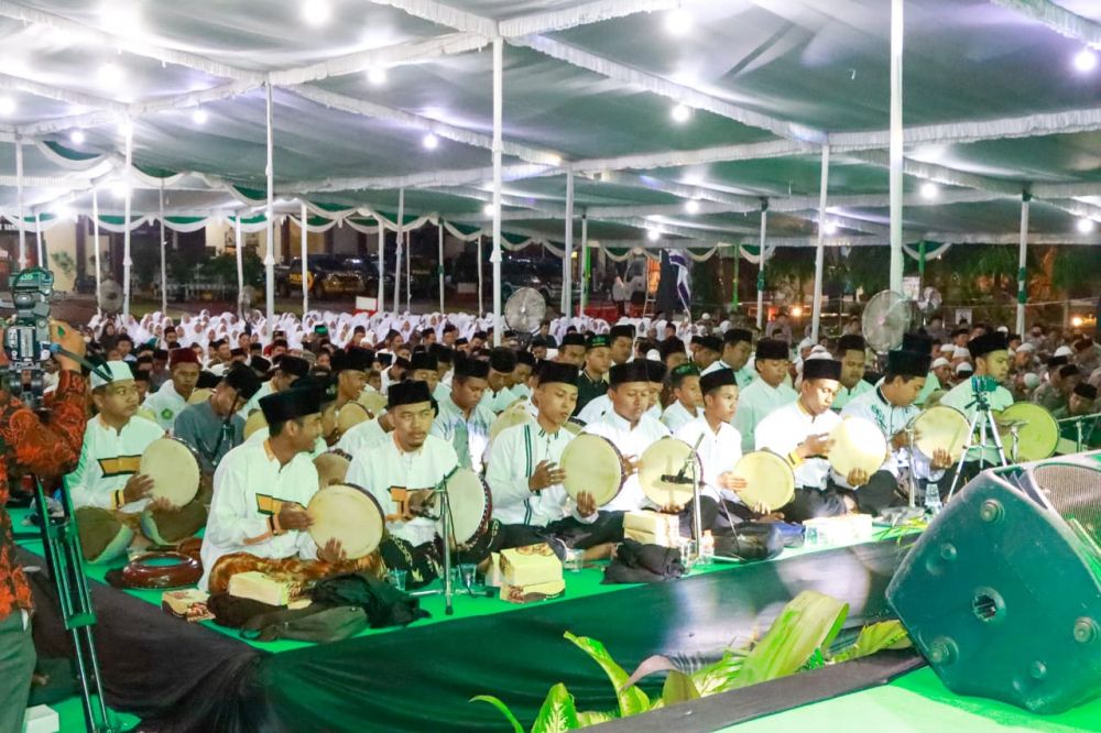 Ribuan umat muslim gelar doa bersama di Polres Jombang