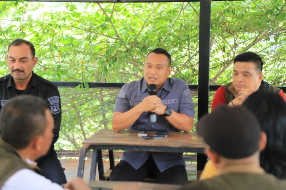 Kasat Lantas AKP Agung Fitransyah bersama GOP News ngopi bareng