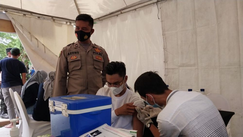 Polresta Mojokerto gelar vaksin presisi di acara pesta rakyat BRI