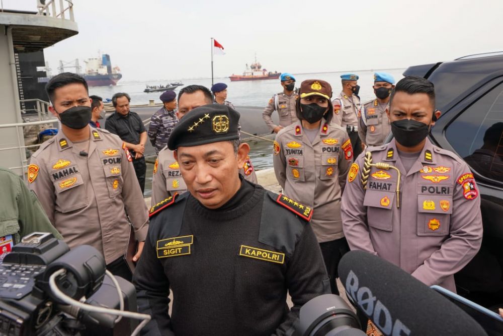 Kapolri Jenderal Listyo Sigit Prabowo saat memberikan keterangan