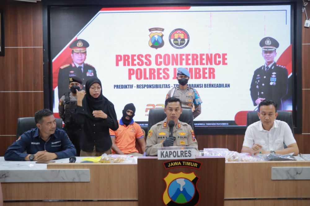 Polres Jember amankan tersangka Curas beserta barang buktinya