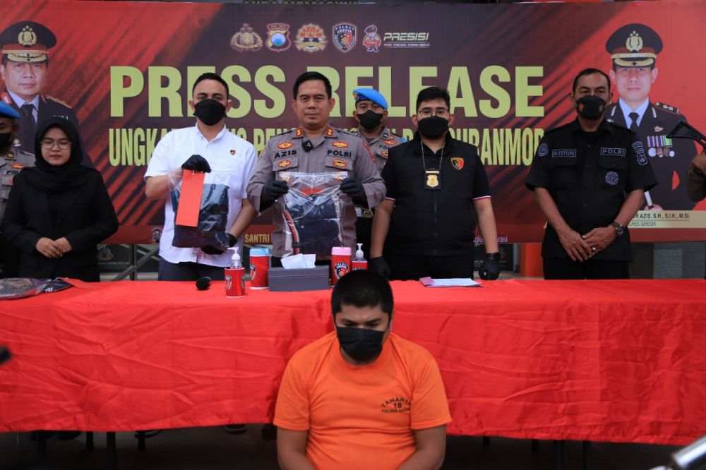 Polres Gresik ungkap kasus Curanmor dan amankan tersangka beserta barang buktinya