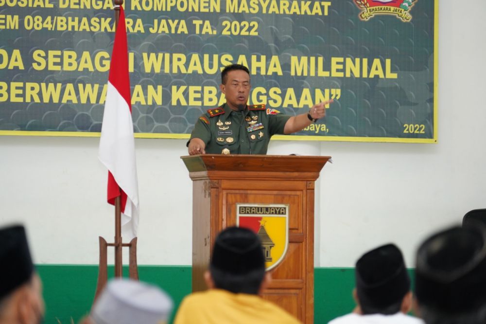 Danrem 084/BJ Brigjen TNI Terry Tresna Purnama saat memberikan sambutan