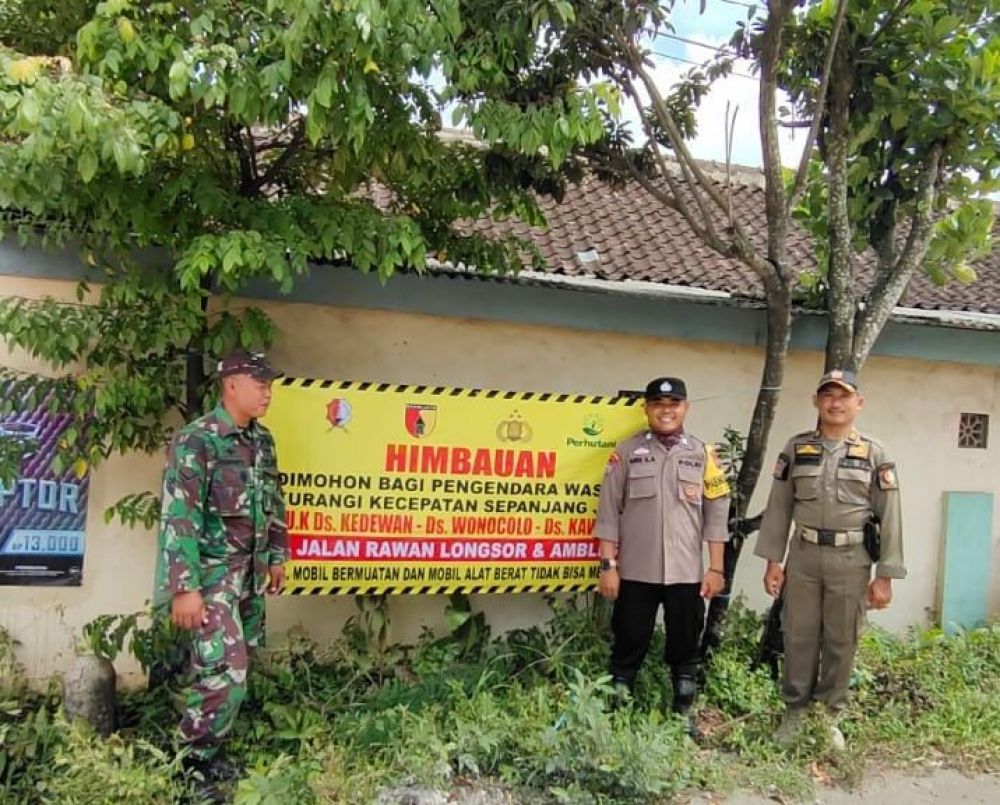 Polsek Kedewan pasang spanduk peringatan rawan longsor dan ambles