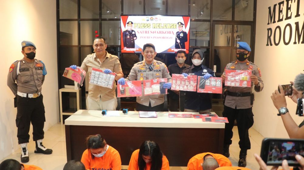 Polres Ponorogo amankan tersangka beserta barang buktinya