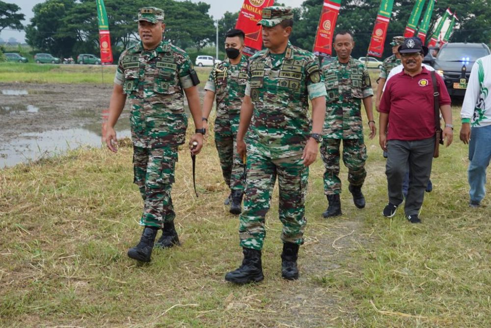 Program Rehab RTLH dan Ketahanan Pangan Ditinjau Danrem 084/BJ