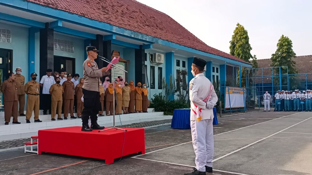 Kasat Binmas AKP Agus Elfauzi saat menjadi Irup