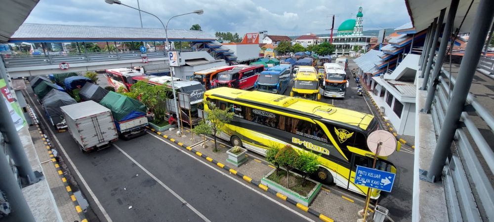 Pelabuhan Ketapang saat antri penyebrangan ke Gilimanuk Bali