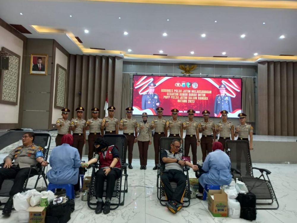 Biddokkes Polda Jatim gelar Donor Darah 