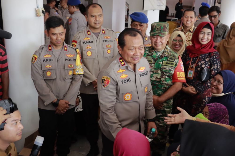 Kapolda Jatim Irjen Pol Dr. Toni Harmanto saat tinjau lokasi