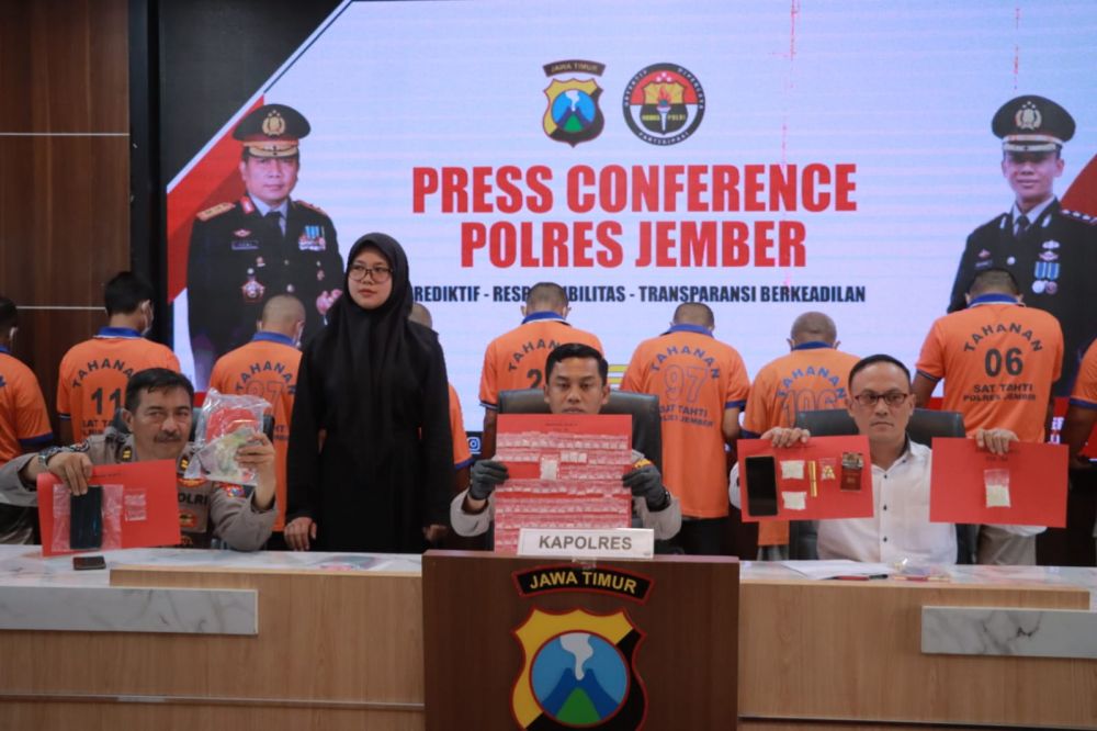 Satresnarkoba Polres Jember gulung 10 tersangka pengedar Narkoba