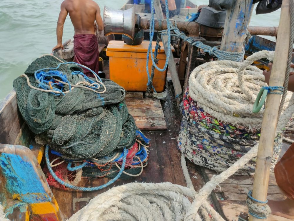 Ditpolairud Polda Amankan ABK dan 8 Perahu Diduga Lakukan Ilegal Fishing