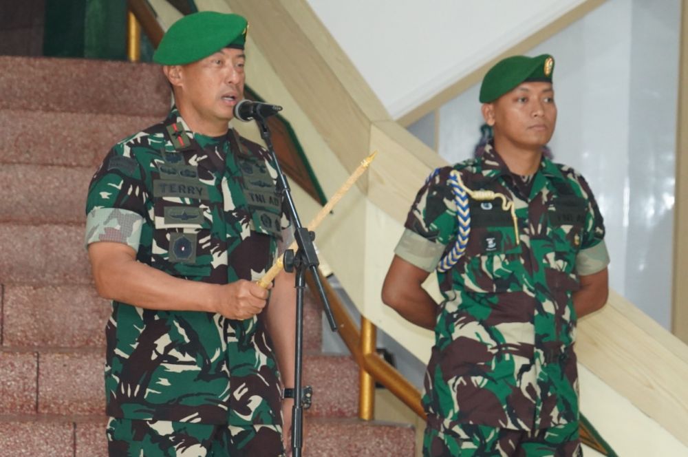 Danrem 084/BJ Pimpin Sertijab Kasiter dan Dandim 0832/SS