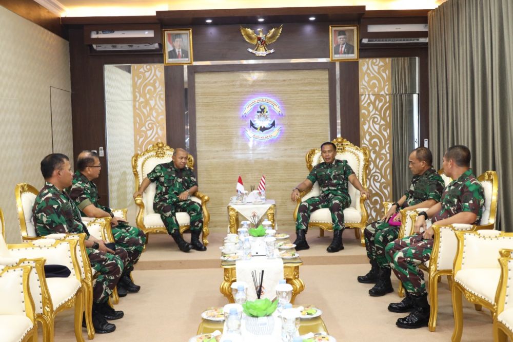 Dankodiklatal Letjen TNI Marinir Suhartono terima kunjungan Irjenal Laksda TNI Sunaryo