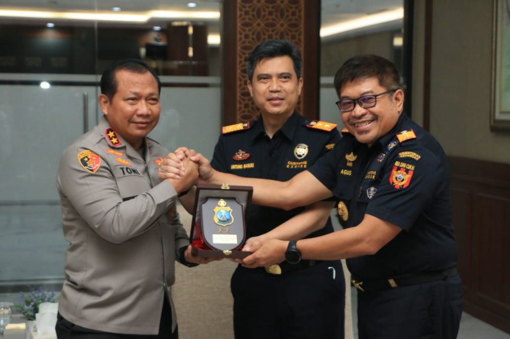 Kapolda Jalin Sinergitas dengan Dirjen Bea Cukai Jatim l dan ll