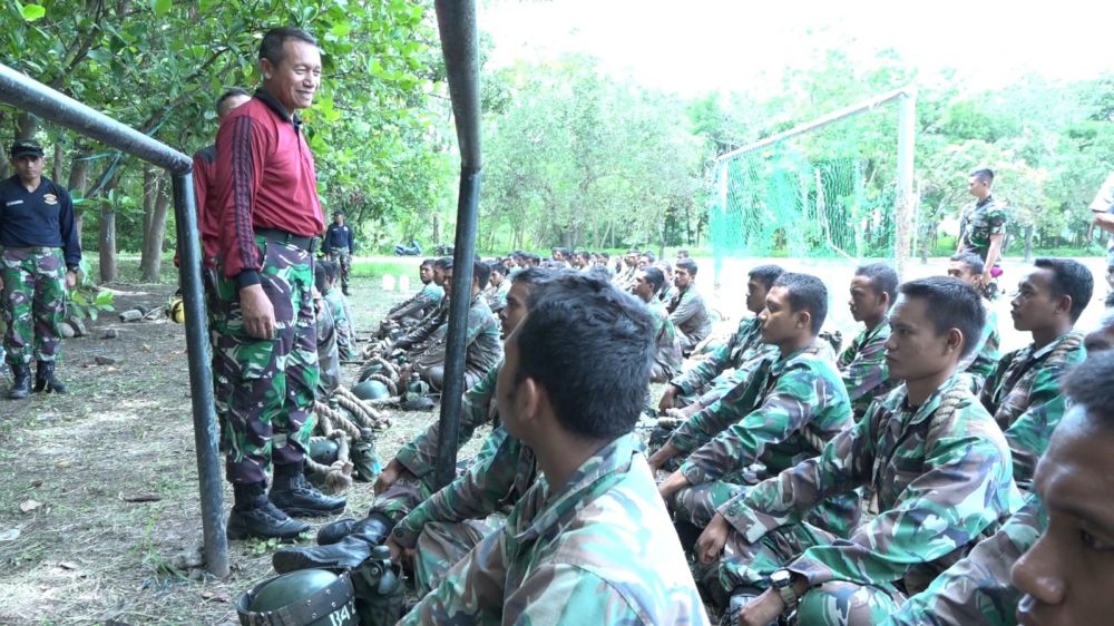 Wadan Kodiklatal Laksamana Muda TNI Rachmad Jayadi saat berikan pengarahan