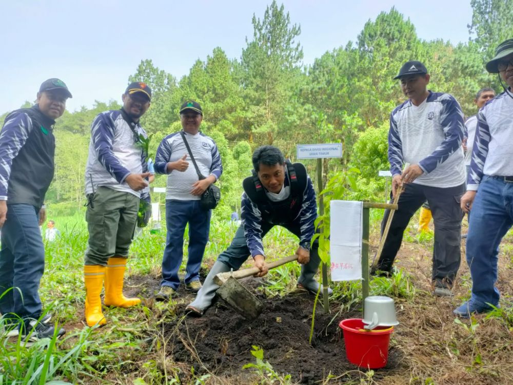 Perum Perhutani divre Jatim lakukan penanaman di awal tahun 2023