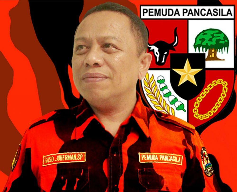 Sekretaris MPC Pemuda Pancasila Kota Surabaya Baso Juherman saat memberikan keterangan