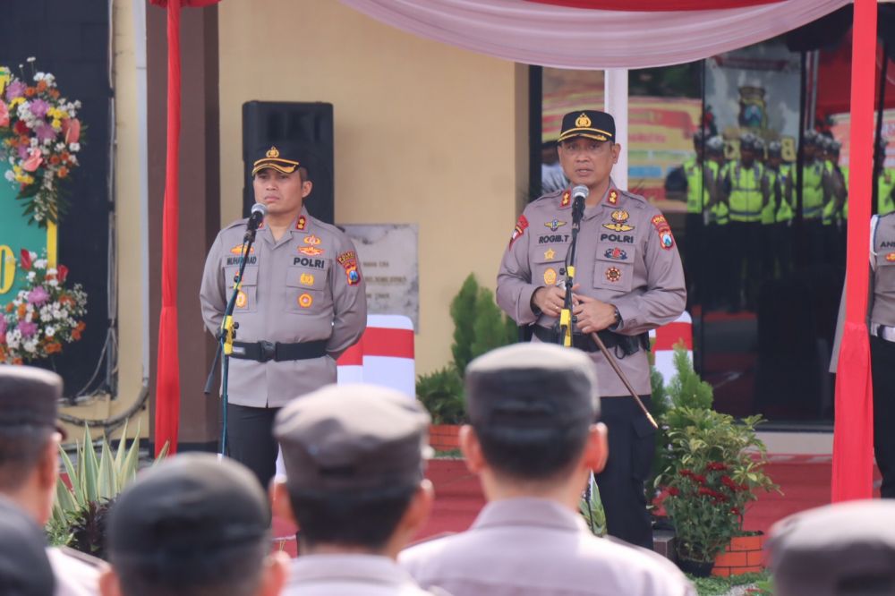 Pisah sambut Kapolres Bojonegoro AKBP Muhammad ke Kapolres baru AKBP Rogib Triyanto