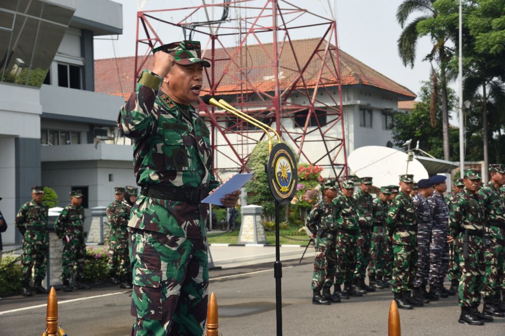Wadan Kodiklatal Laksda TNI Rachmad Jayadi saat upacara