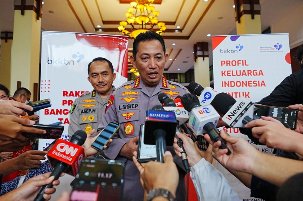 Kapolri Jenderal Listyo Sigit Prabowo saat memberikan keterangan