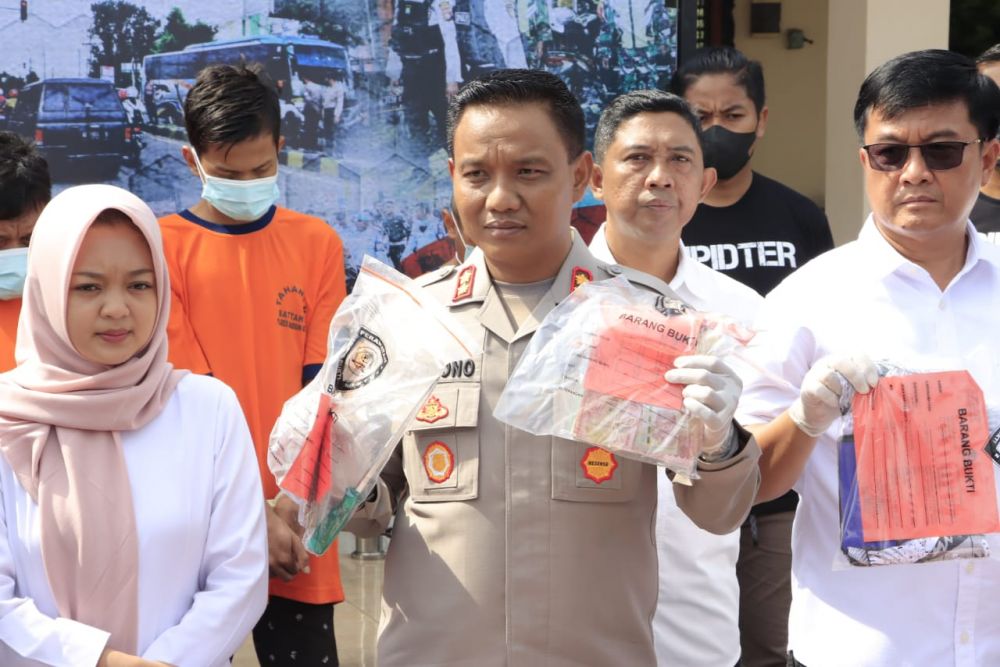 Kapolres Madiun Kota AKBP Suryono saat ungkap kasus Curanmor beserta barang buktinya