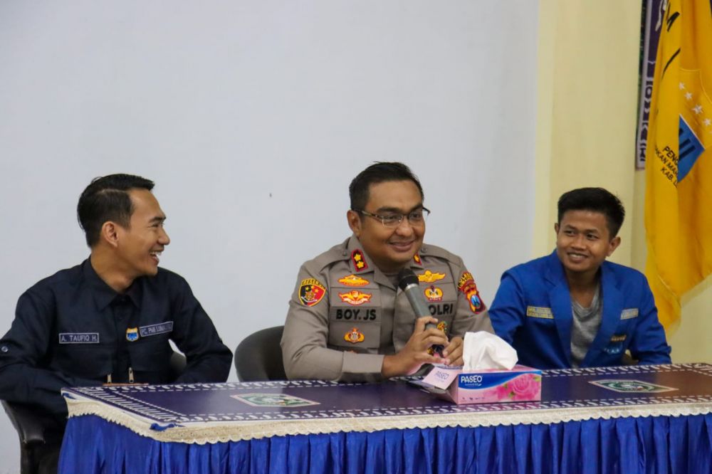 Kapolres Lumajang AKBP Boy Jackson saat sosialisasi ke mahasiswa 