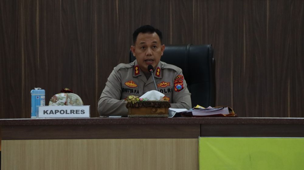Kapolres Gresik AKBP Adhitya Panji Anom saat memberi edukasi terkait berita hoax penculikan anak