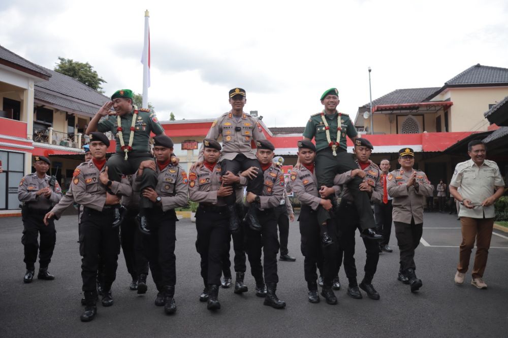 Polres Jember gelar pisah sambut Dandim 0824 Jember