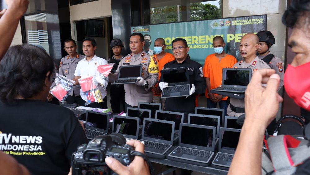 Satreskrim Polres Probolinggo amankan tersangka beserta barang buktinya