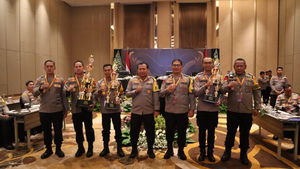Para Kapolres jajaran Polda Jatim terima apresiasi dari Kapolda Jatim Irjen Pol Dr. Toni Harmanto
