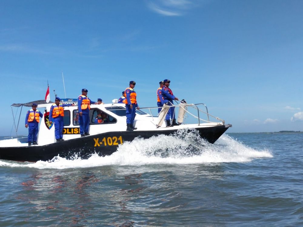 Polairud Polres Jember lakukan patroli antisipasi laka laut