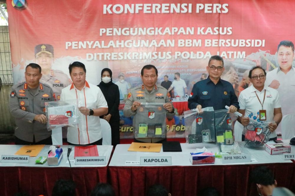 Ditreskrimsus Polda Jatim berhasil ungkap penyalahgunaan BBM bersubsidi