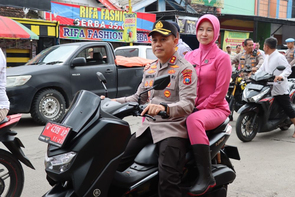 Kapolres Gresik AKBP Adhitya Panji Anom saat tinjau lokasi