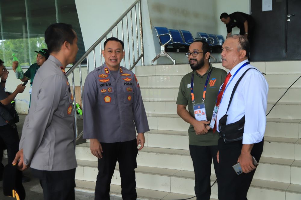 Kapolres Gresik AKBP Adhitya Panji Anom saat ramah tamah di lobby GJOS