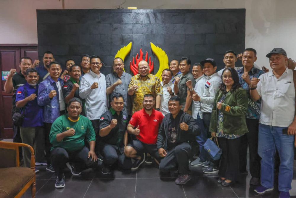 Reses ke Jatim, LaNyalla Pantau Persiapan Pra PON di Markas KONI