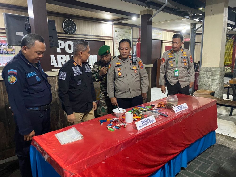 Polres Lumajang bersama BNNK, Kodim 0821 dan Kalapas razia rutin Narkoba