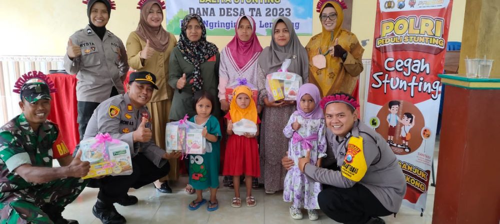 Polsek Lengkong Salurkan Bansos Peduli Stunting