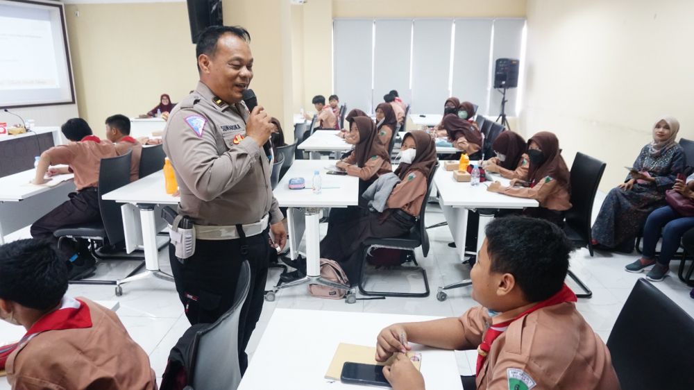 Satlantas Polresta Sidoarjo edukasi siswa di kelas inspirasi pelajar