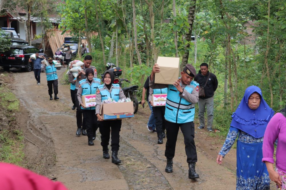Polres Ponorogo turunkan tim trauma healing ke warga terdampak tanah longsor