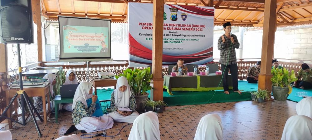 Satbinmas Polres Bojonegoro gelar binluh di SMA plus Al Fatimah