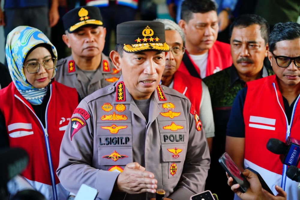 Kapolri Jenderal Listyo Sigit Prabowo saat memberikan keterangan