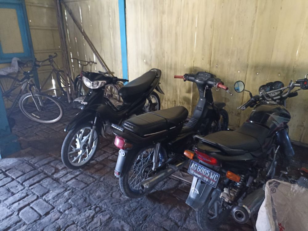 Barang bukti yang diamankan gabungan Polsek Rejoso dan Polsek Gondang Polres Nganjuk