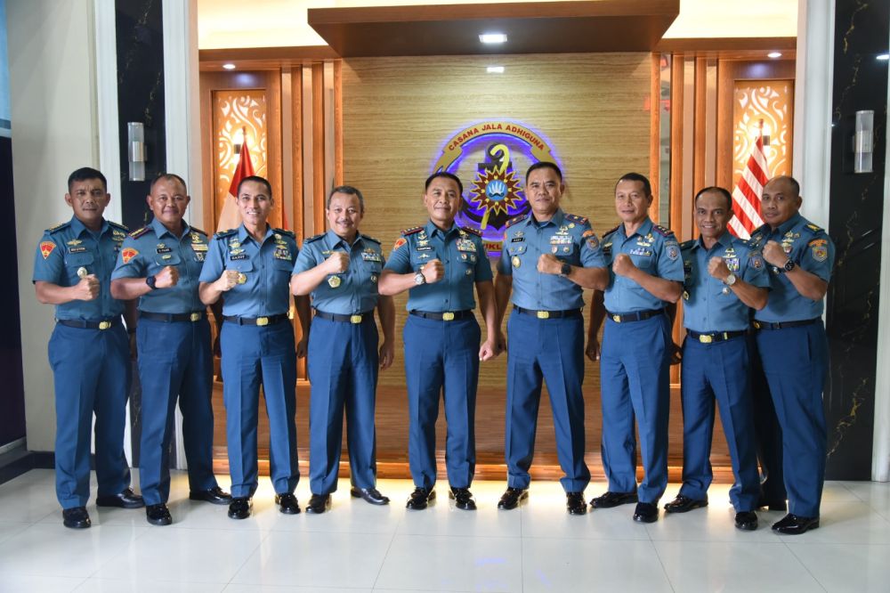 Dankodiklatal Letjen TNI Marinir Suhartono terima kunjungan Danpasmar 2 Brigjen TNI Marinir Y. Rudy Sulistyanto