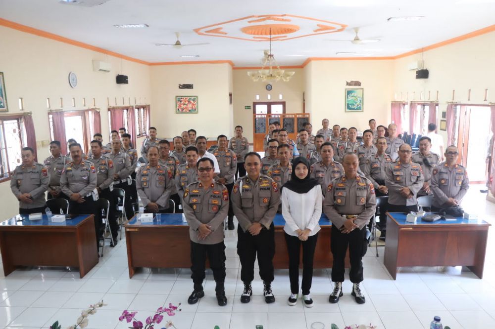 Bidpropam Polda Jatim gelar pembinaan etika profesi