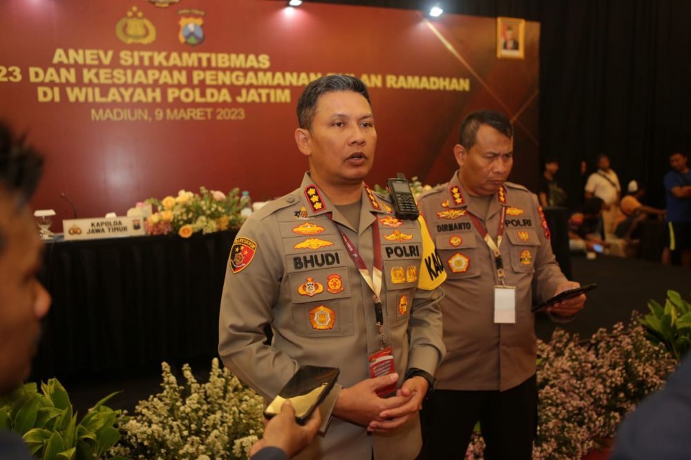 Kapolresta Malang Kota Kombespol Budi Hermanto saat memberikan keterangan terkait Crazy Rich Surabaya