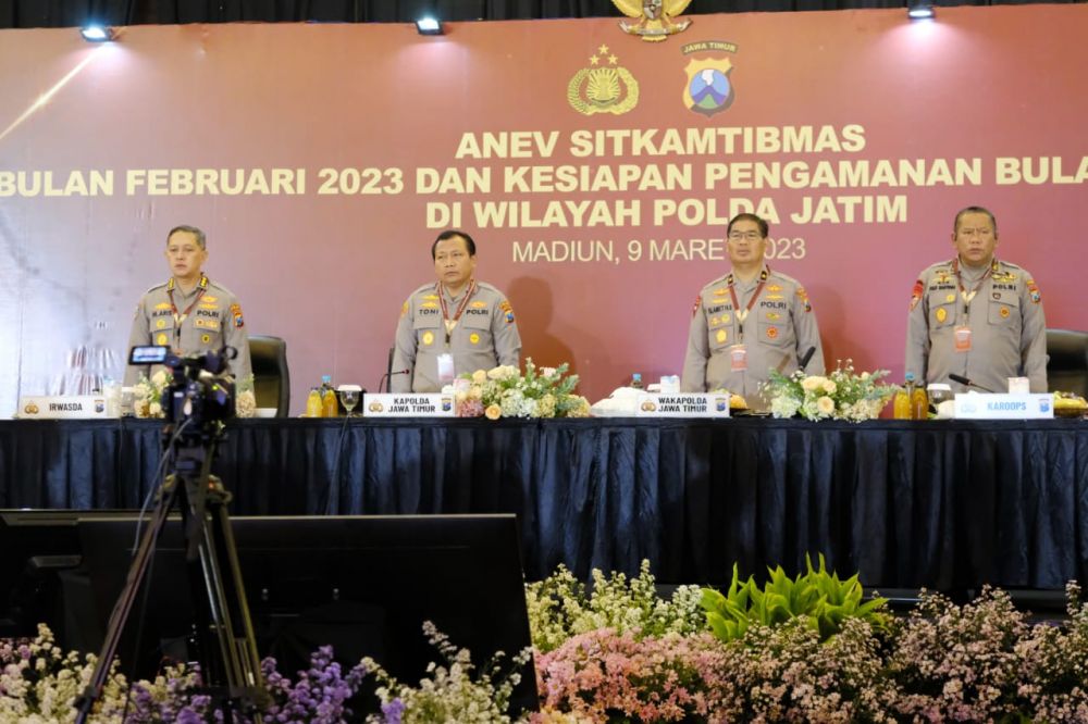 Kapolda Jatim Irjen Pol Dr. Toni Harmanto apresiasi Bupati dan Walikota saat Anev Sitkamtibmas