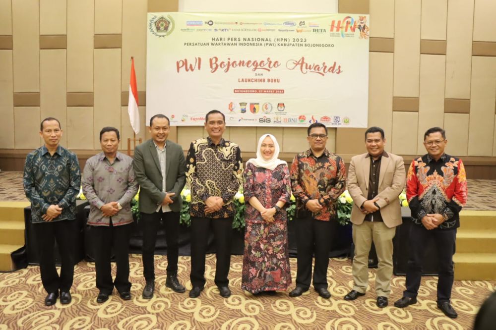 Kapolres Terima Penghargaan PWI Bojonegoro Award, Wujudkan Keterbukaan Informasi Publik