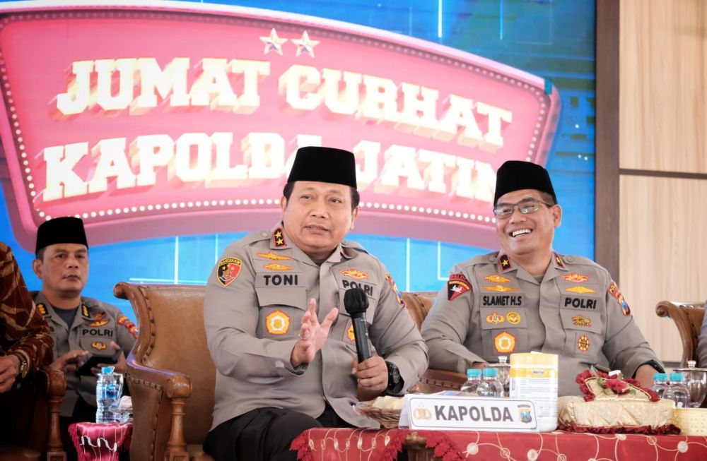 Kapolda Jatim Gelar Jum'at Curhat, Dengarkan Usul Saran Masyarakat Jaga Stabilitas Kamtibmas