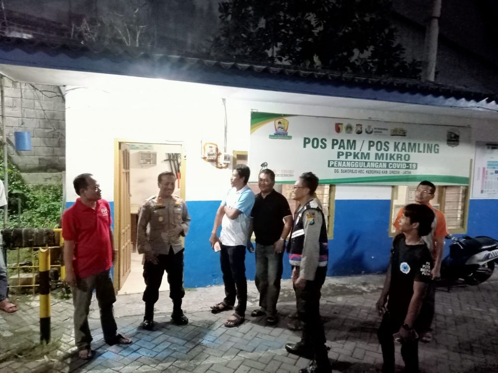 Satbinmas Polres Gresik Kunjungi Pos Kamling Desa Sukorejo